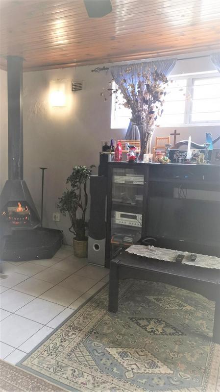 3 Bedroom Property for Sale in Rocklands Western Cape